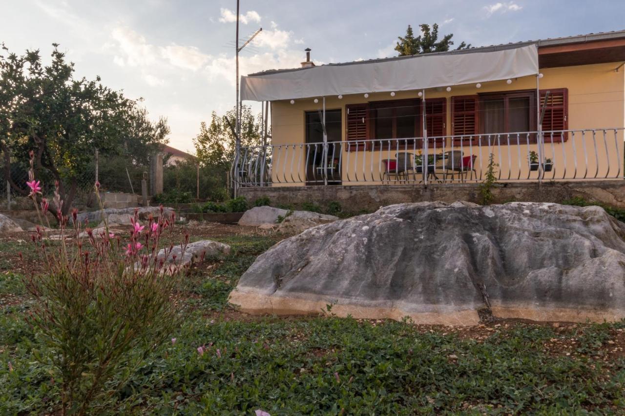 Apartments With A Parking Space Kastel Stafilic, Kastela - 16086 Ngoại thất bức ảnh