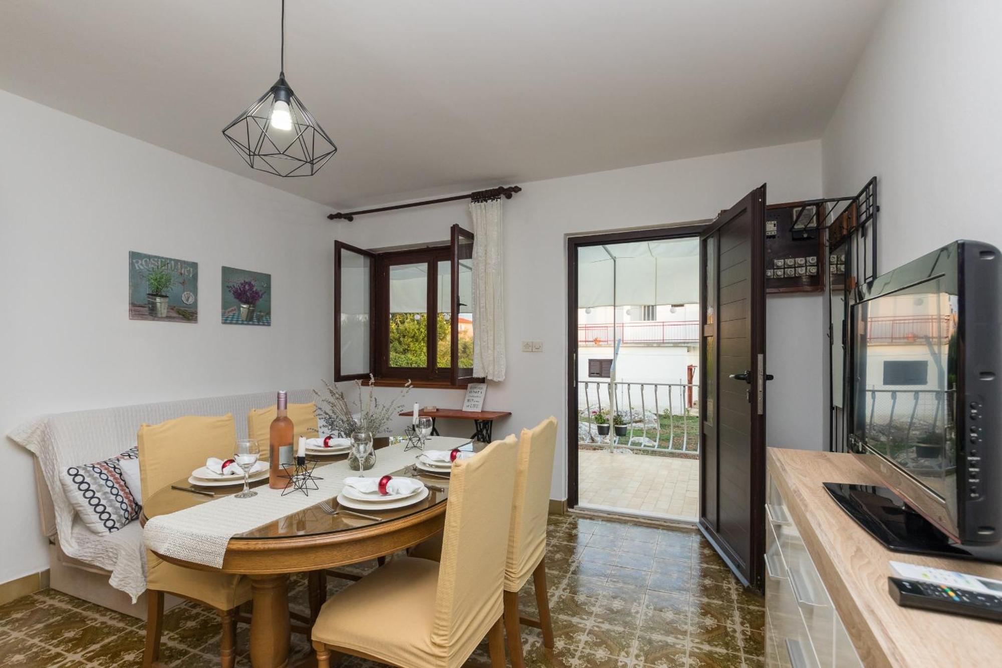 Apartments With A Parking Space Kastel Stafilic, Kastela - 16086 Phòng bức ảnh