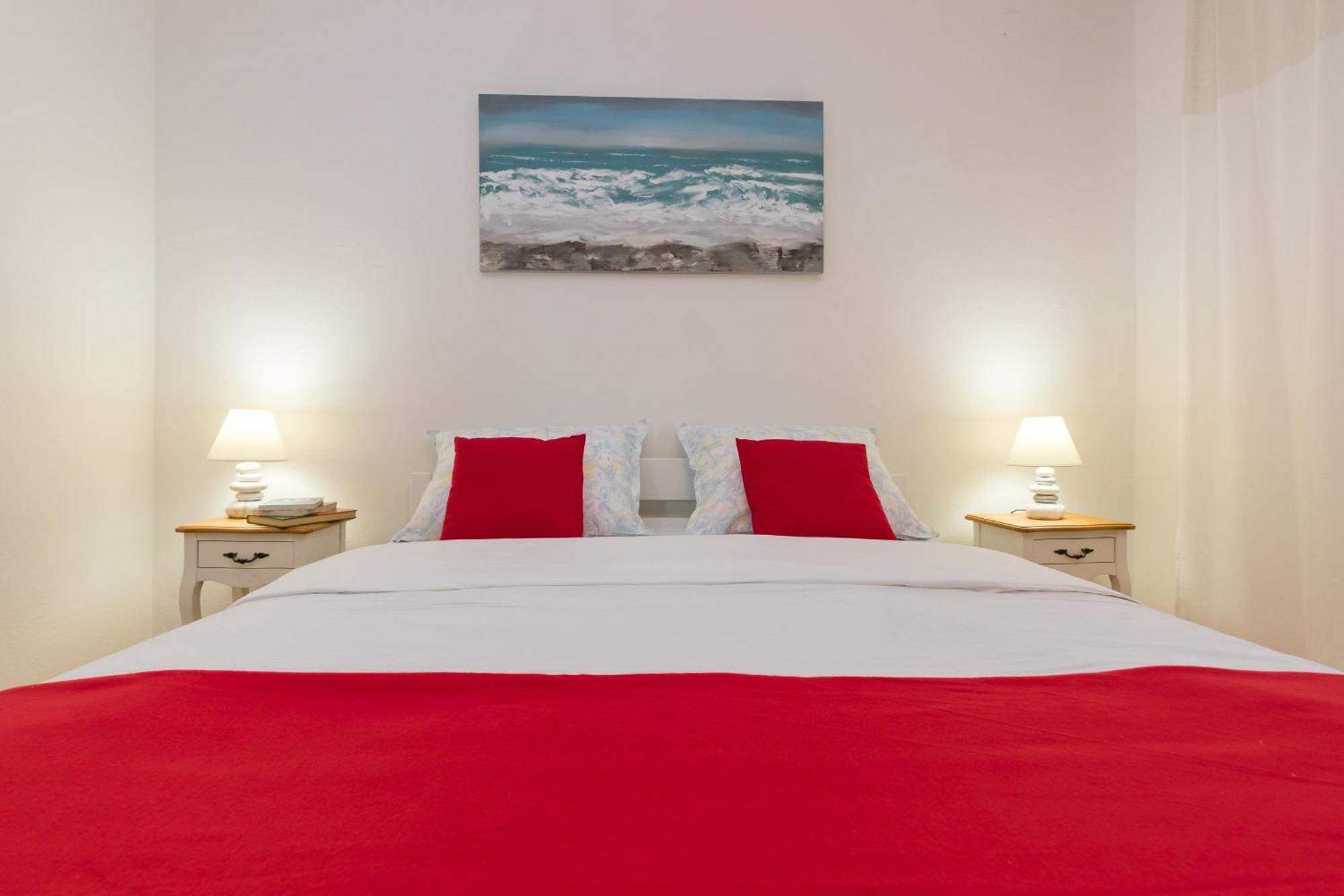 Apartments With A Parking Space Kastel Stafilic, Kastela - 16086 Phòng bức ảnh
