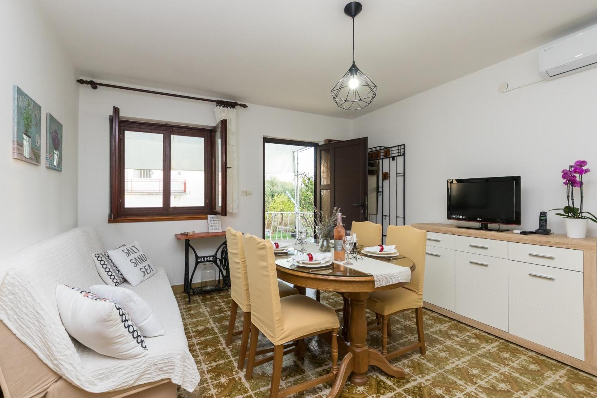 Apartments With A Parking Space Kastel Stafilic, Kastela - 16086 Ngoại thất bức ảnh